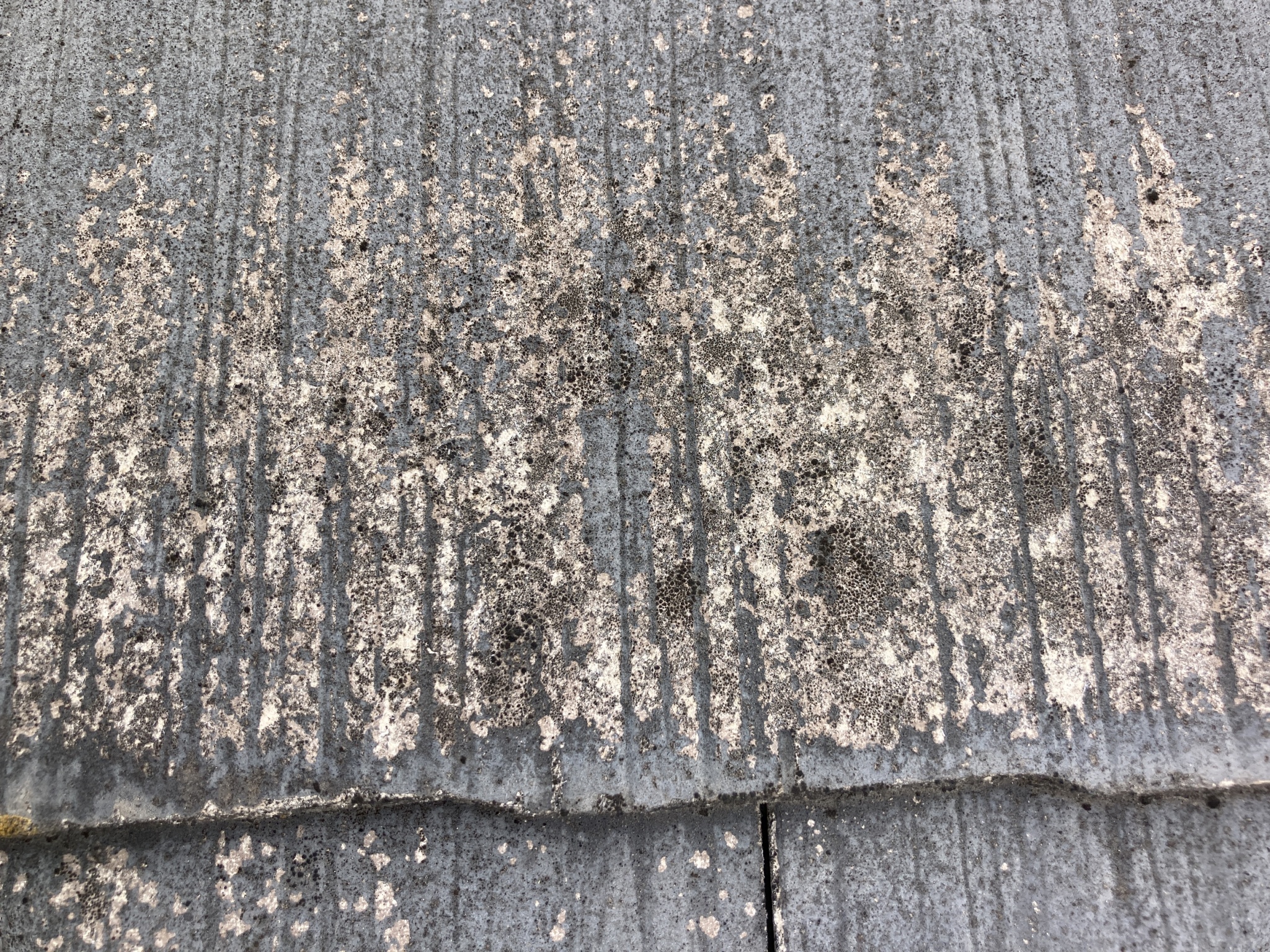 化粧スレートの表面剥がれ